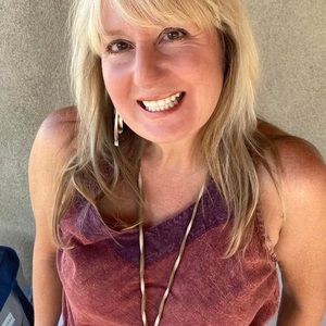 Meet your Posher, Brooke